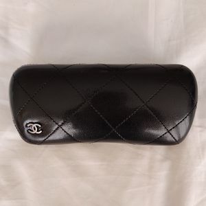 CHANEL black leather quilted glasses case